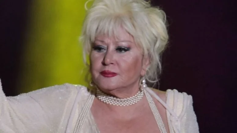 Türk sanat müziğinin efsanesi Muazzez Abacı salı günü kalp krizi