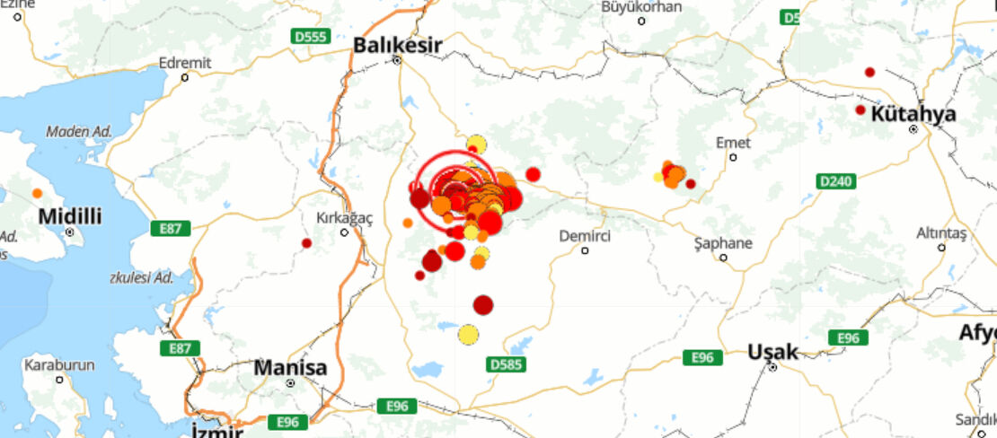 Sındırgı'da 10 Ağustos'ta meydana gelen 6,1 büyüklüğündeki depremin ardından yaklaşık