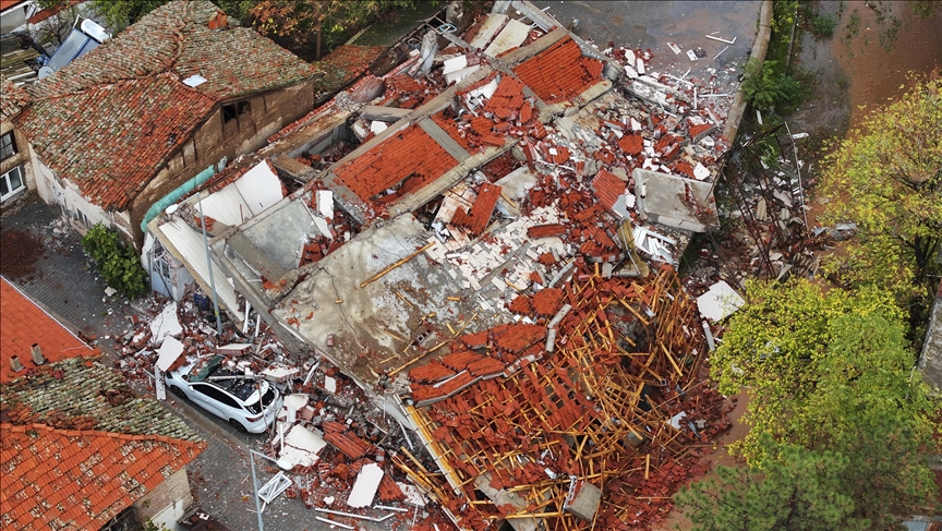  AK Parti Genel Başkan Yardımcısı Belgin Uygur, Balıkesir'in Sındırgı ilçesinde