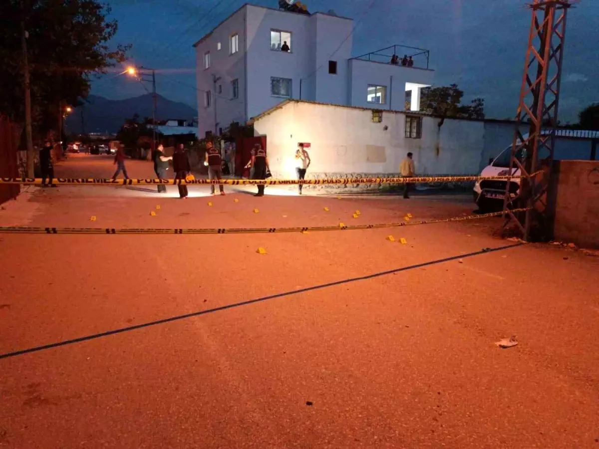 Erzin'de narenciye bahçesinde çalışan tarım işçileri arasında çıkan silahlı kavgada