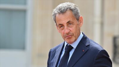 Paris'teki bir mahkeme, Fransa'nın eski Cumhurbaşkanı Nicolas Sarkozy'nin hapis cezasına