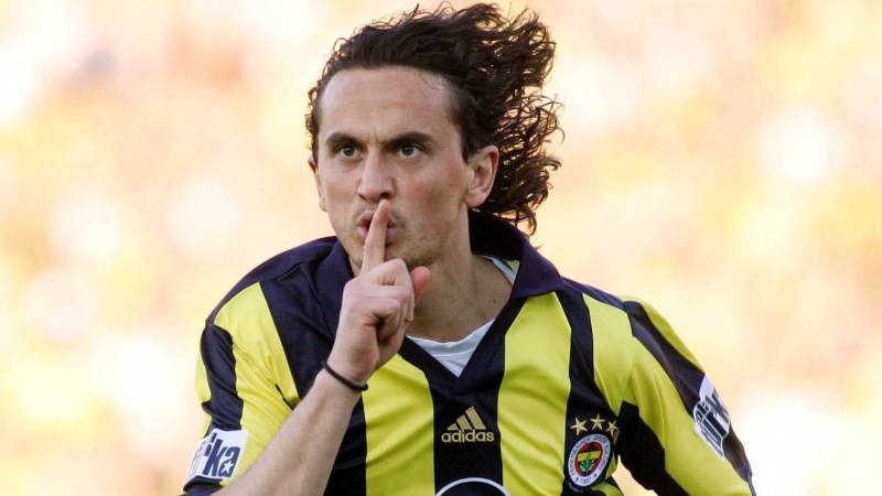 Fenerbahçe Kulübü, eksi futbolcusu Tuncay Şanlı'nın sarı-lacivertli takımın futbol akademisinde