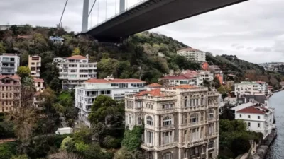 İstanbul Boğazı’nda 130 yıllık tarihi Zeki Paşa Yalısı, 23 odalı,