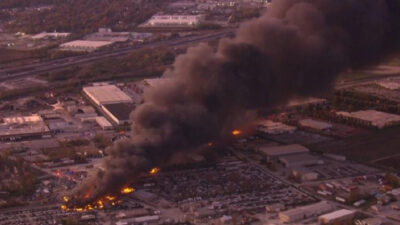 ABD Kentucky eyaletinde bir kargo uçağı kalkıştan saniyeler sonra düşerek