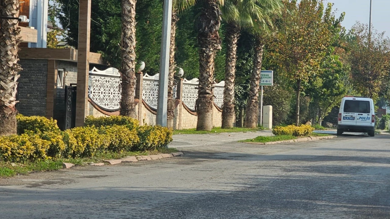 Sakarya'nın Sapanca ilçesinde, site içindeki bir villada kalan dört Filistin