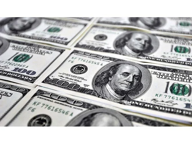 Küresel piyasalarda belirsizlik içinde hareket eden dolar, Fed'in faiz indirimleri