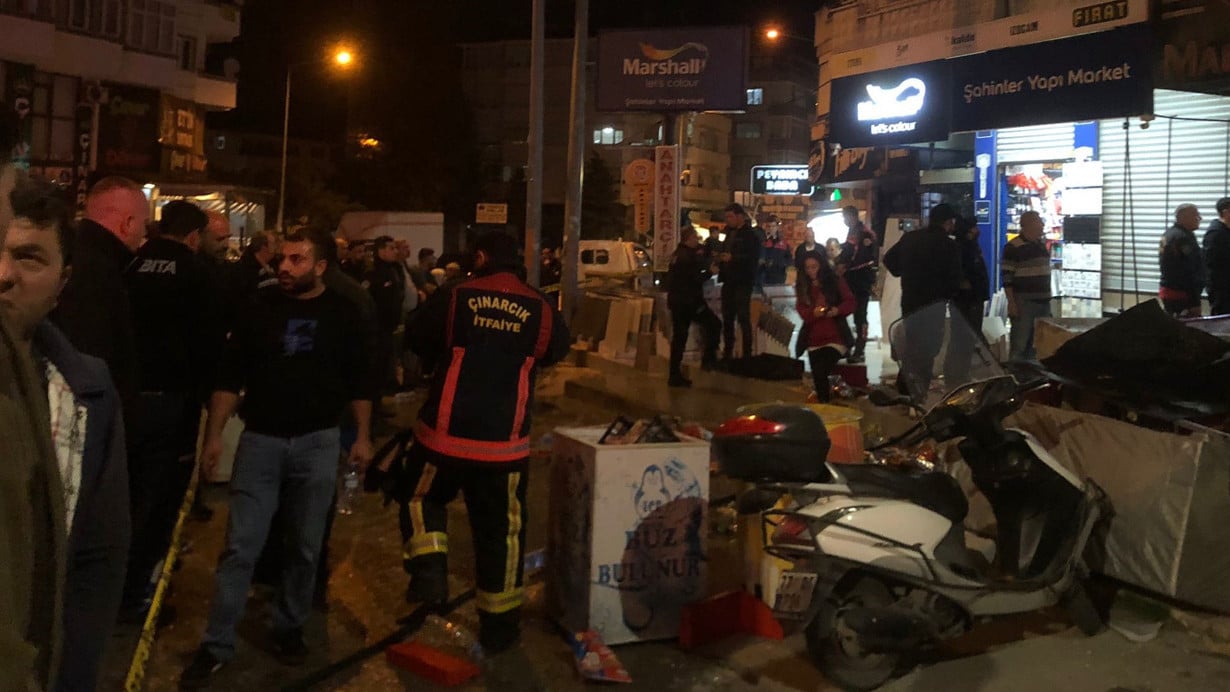 Ailevi sorunlar nedeniyle tartışma yaşayan bir kişinin tekel bayisini benzin