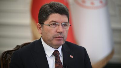 Adalet Bakanı Yılmaz Tunç, Resmi Gazete'de yayımlanan yönetmelikle, noterlerin hafta