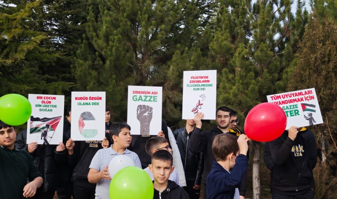 Afyonkarahisar’da Önder İmam Hatipliler Derneği tarafından düzenlenen anlamlı etkinlikte, Gazze’deki