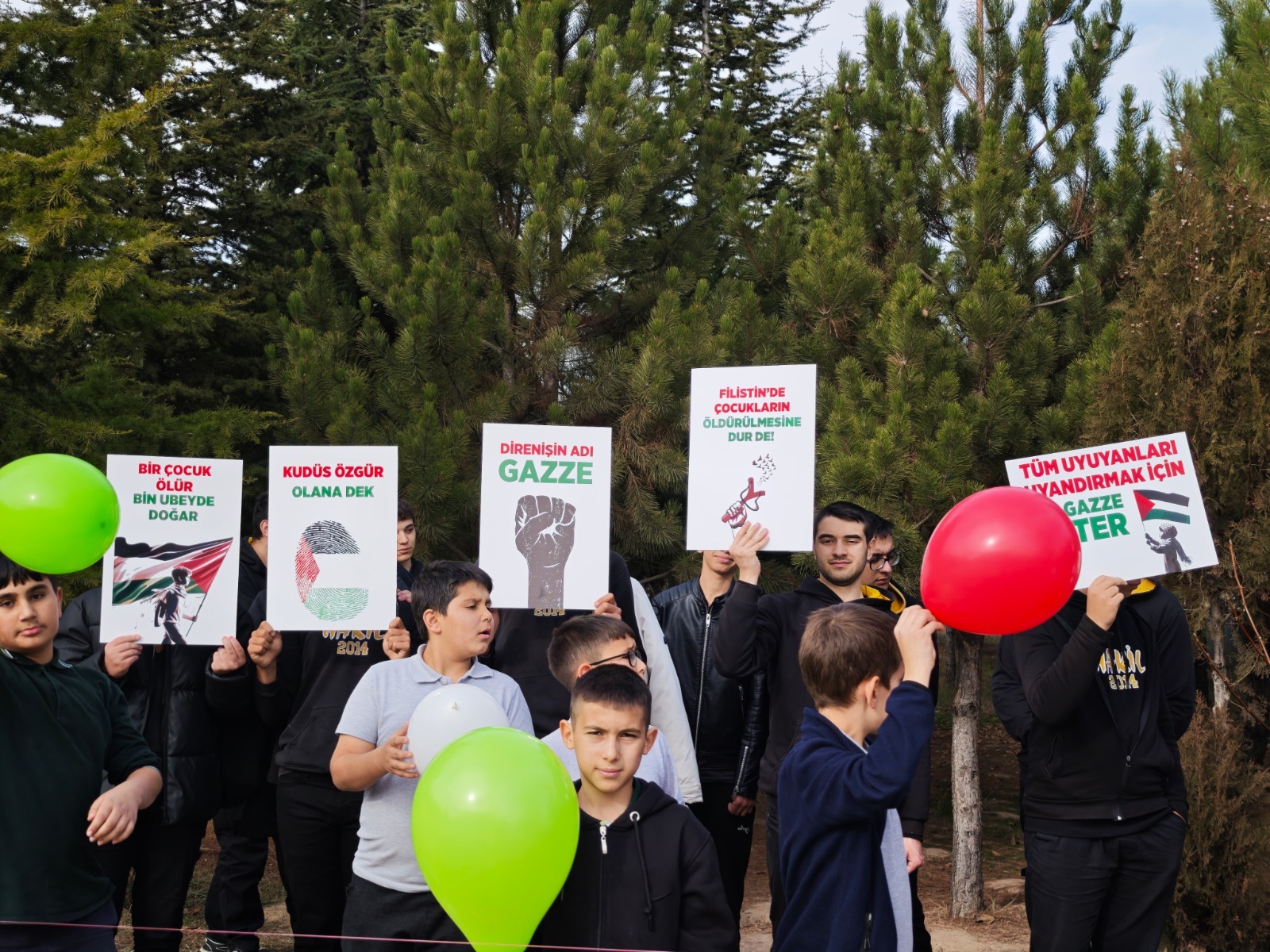 Afyonkarahisar’da Önder İmam Hatipliler Derneği tarafından düzenlenen anlamlı etkinlikte, Gazze’deki