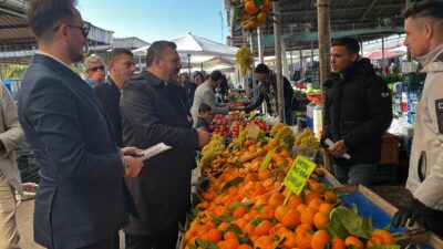 Anahtar Parti Afyonkarahisar İl Başkanı Üzeyir Aladağ, il teşkilatıyla birlikte
