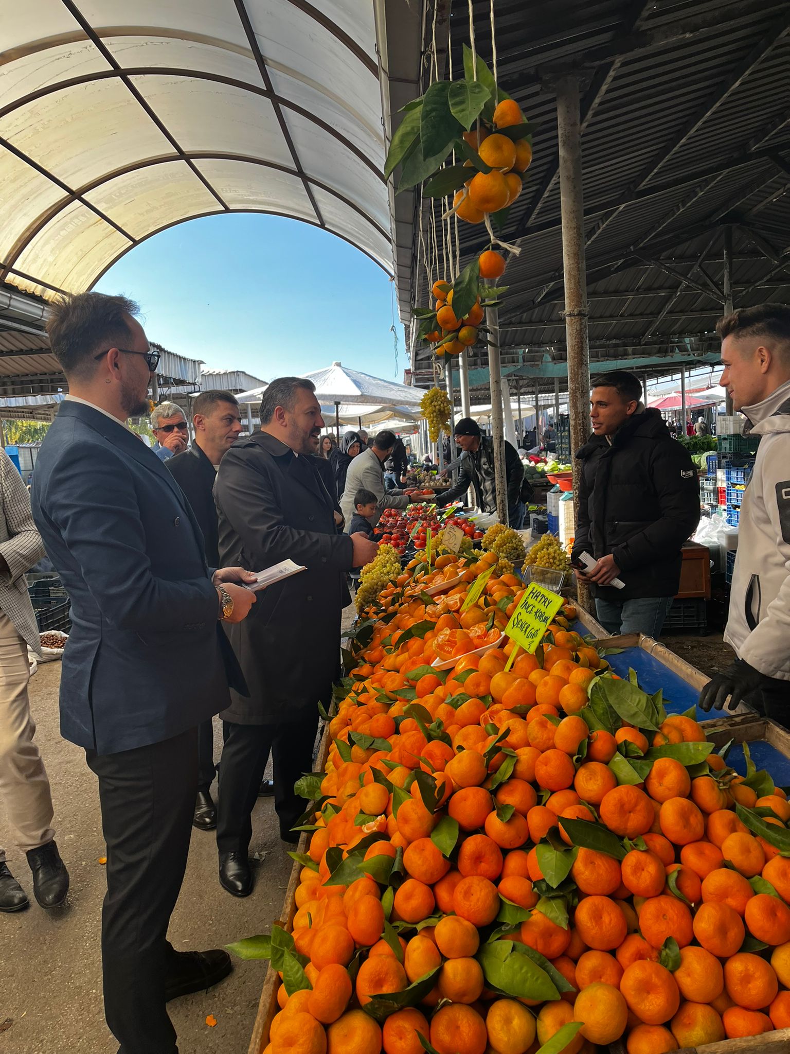 Anahtar Parti Afyonkarahisar İl Başkanı Üzeyir Aladağ, il teşkilatıyla birlikte