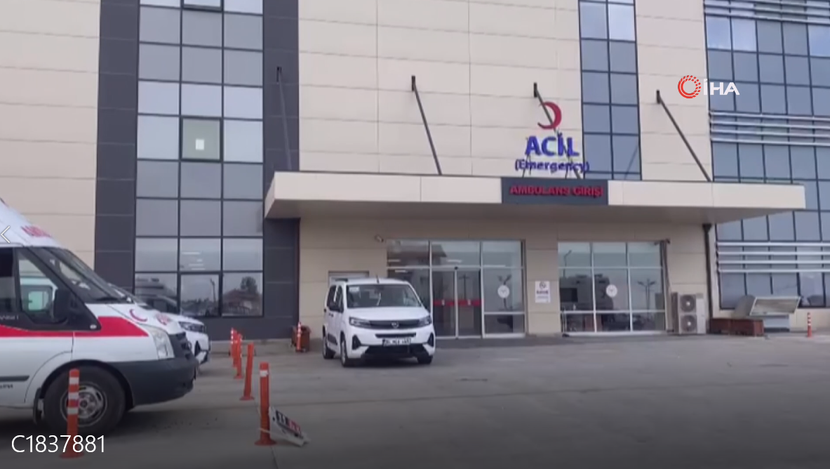 Burdur'da bir özel okulda dün öğle yemeği sonrası 33 öğrenci