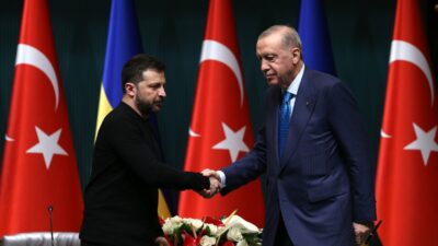 Ukrayna Devlet Başkanı Volodimir Zelenski, savaşın sona erdirilmesi ve esir