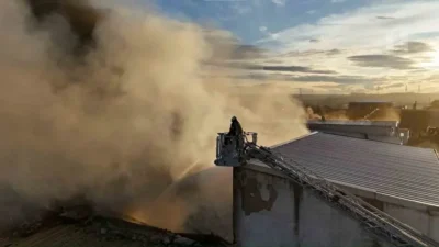 İstanbul Tuzla'da bulunan bir kauçuk fabrikasında henüz belirlenemeyen bir nedenle