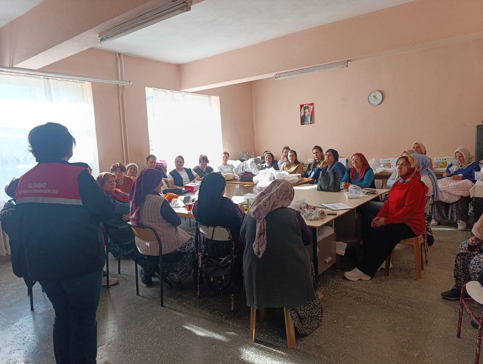 Afyonkarahisar’da 2025 yılında 512 çiftçi toplantısı gerçekleştirildiği ve toplantılarla 8