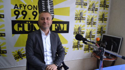 Afyon Kocatepe Üniversitesi (AKÜ) ve Gün FM işbirliğinde süren Kampüs