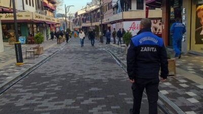 Şehrin ana arterleri başta olmak üzere, yaya ve araç trafiğini