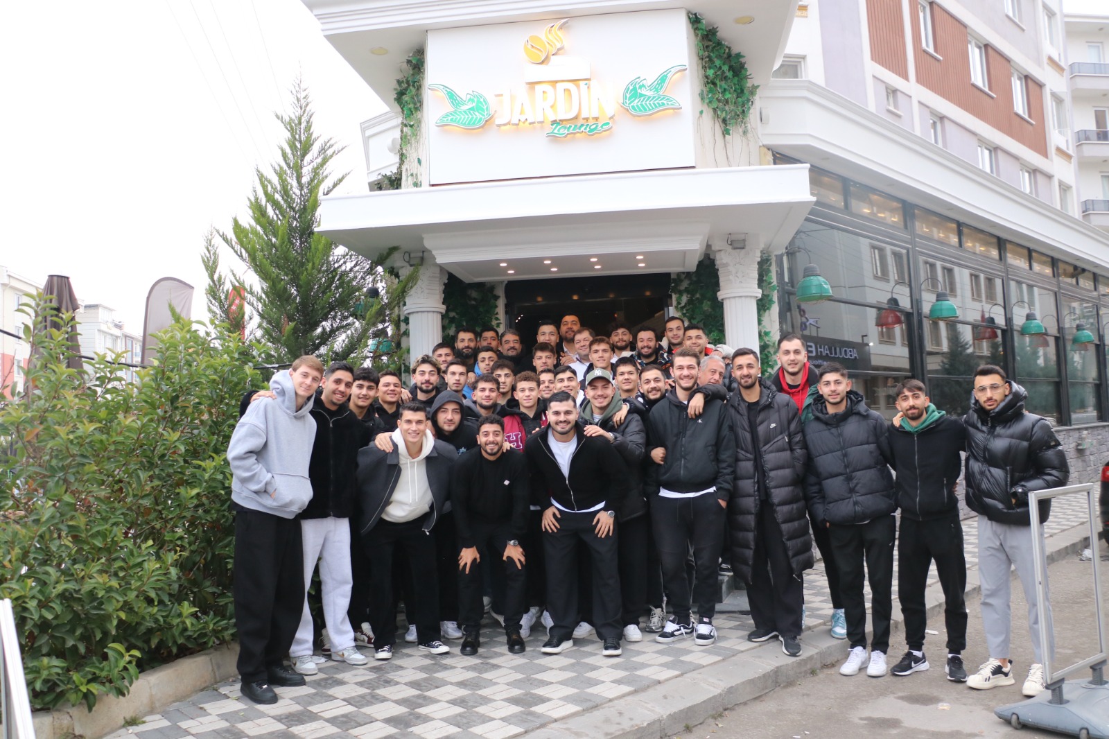 Türk Futbol dünyasını sarsan soruşturmada 18 oyuncusundan mahrum kalan Afyonspor’da,
