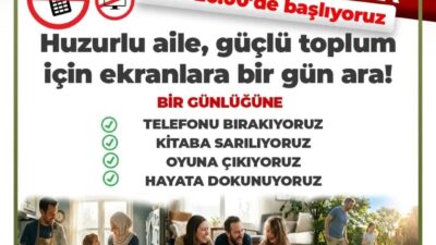 Proje kapsamında yüzlerce vatandaş, çocuklarıyla birlikte telefon ve tabletleri bir