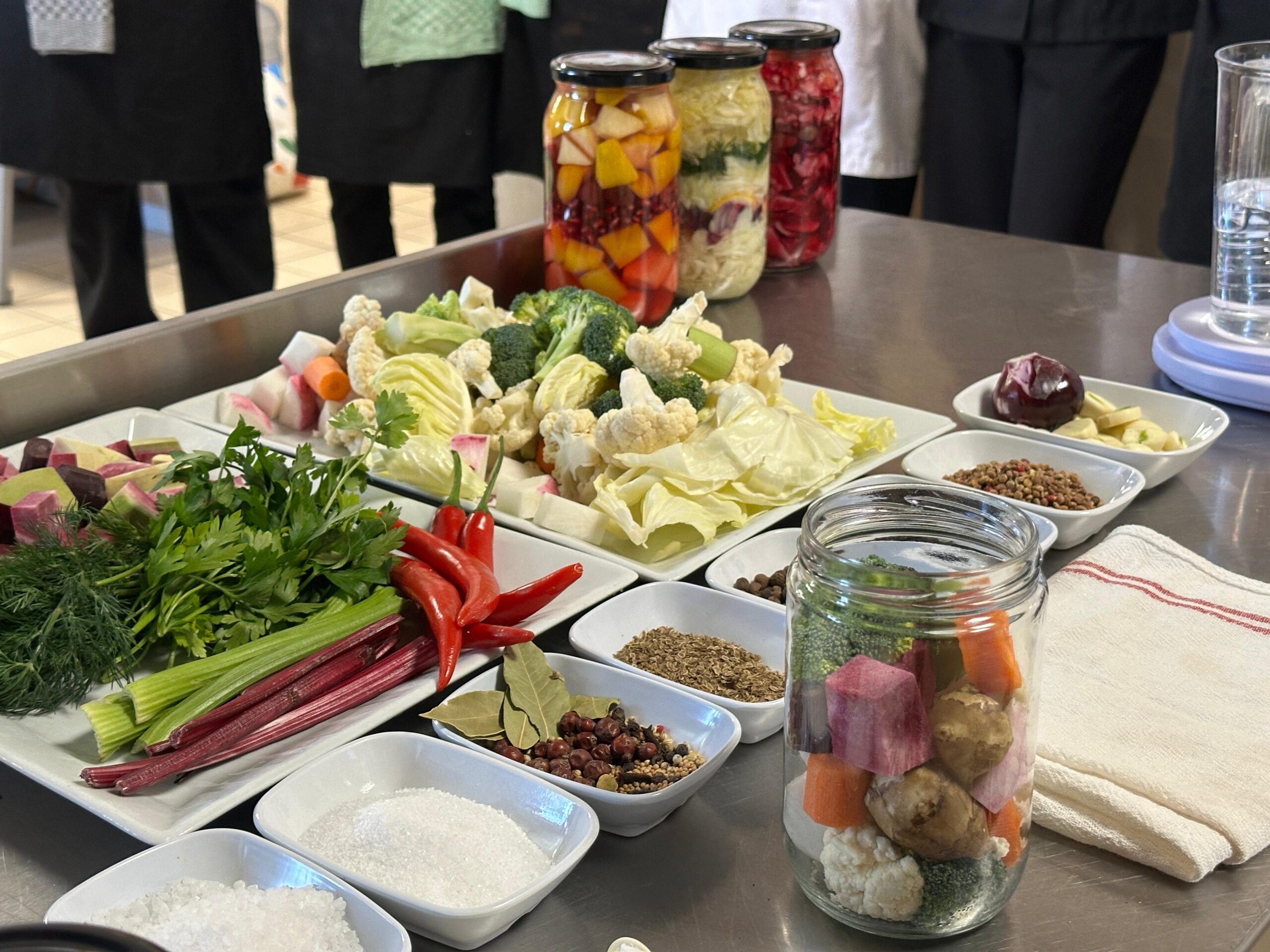 Afyon Kocatepe Üniversitesi (AKÜ) Turizm Fakültesi Uygulama Mutfağı’nda öğrencilere yönelik