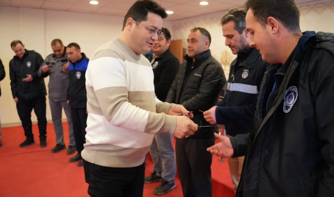 Bolvadin Belediye Başkanı Derviş Aynacı, Zabıta Müdürlüğü personeliyle sabah kahvaltısında