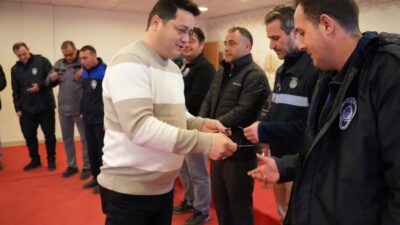 Bolvadin Belediye Başkanı Derviş Aynacı, Zabıta Müdürlüğü personeliyle sabah kahvaltısında