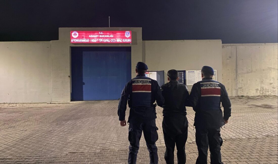 Afyonkarahisar'da jandarma tarafından bir adrese yapılan baskında 3 bin 680