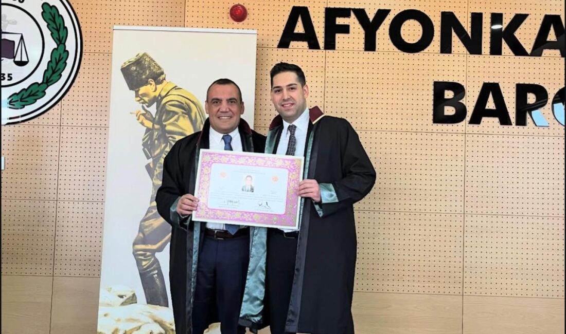 Düzenlenen ruhsat töreninde Av. Berkay Serim, avukatlık mesleğine resmen adım