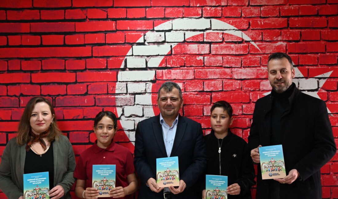 Emirdağ Belediye Başkanı Serkan Koyuncu, TÜBİTAK Fuarı kapsamında Mehmet Akif