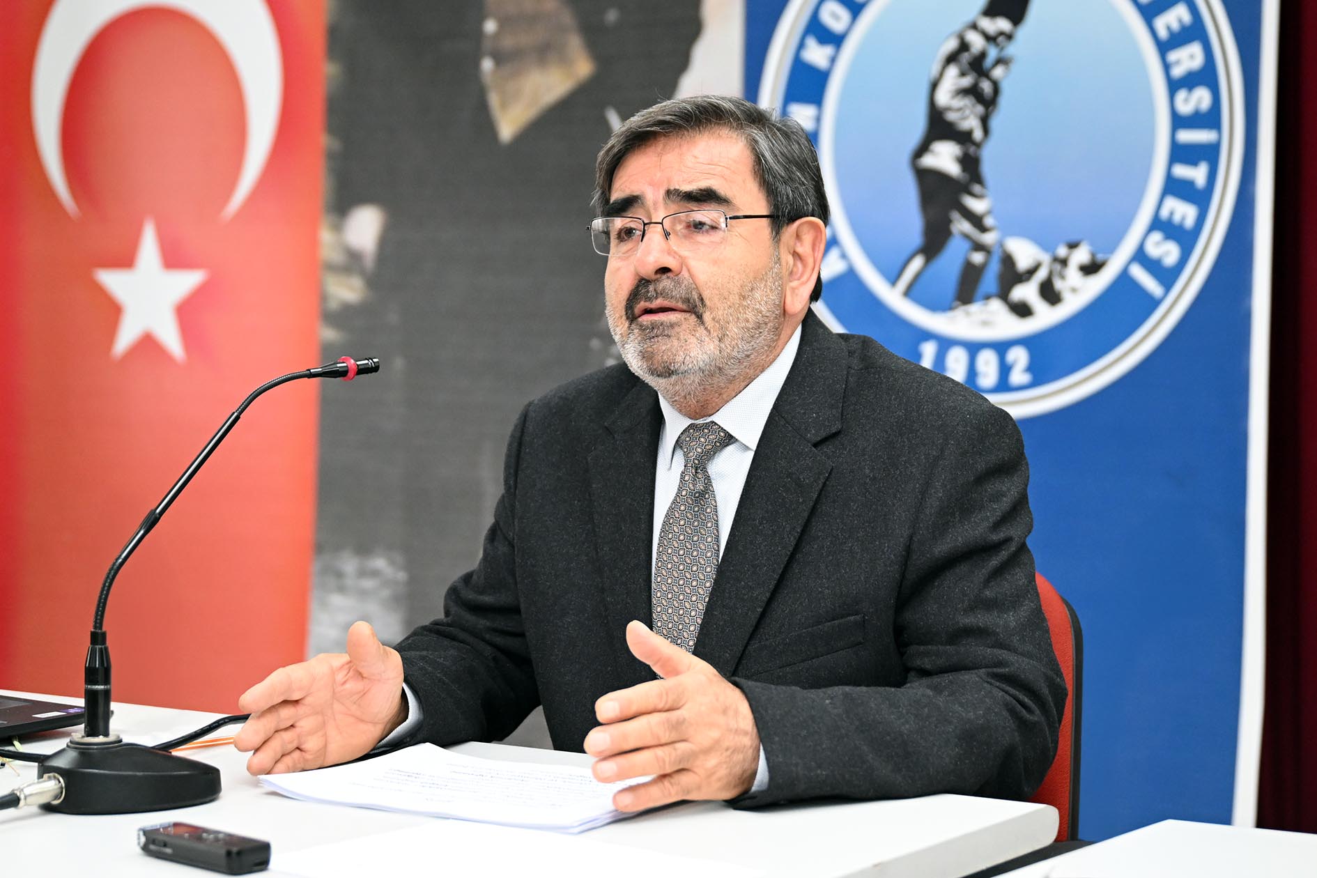 Afyon Kocatepe Üniversitesi (AKÜ) Fen Edebiyat Fakültesi tarafından “Terimlerin Akademik