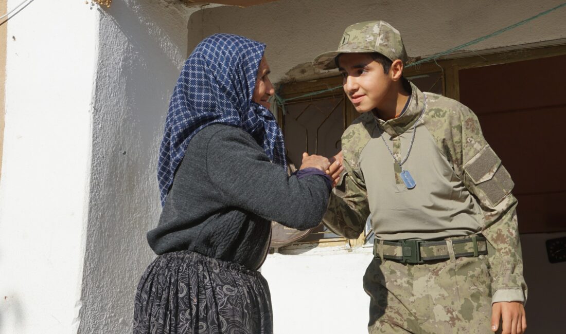 Şuhut’ta yaşayan 16 yaşındaki otizmli Cafer Çelik’in asker olma hayali,