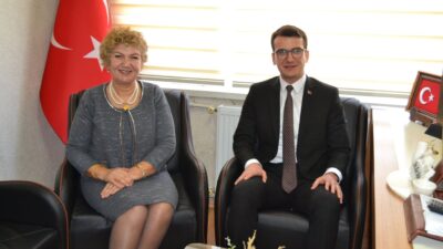 Evciler Kadın Kooperatifi tarafından hayata geçirilen İncila marka çikolatanın ilçenin