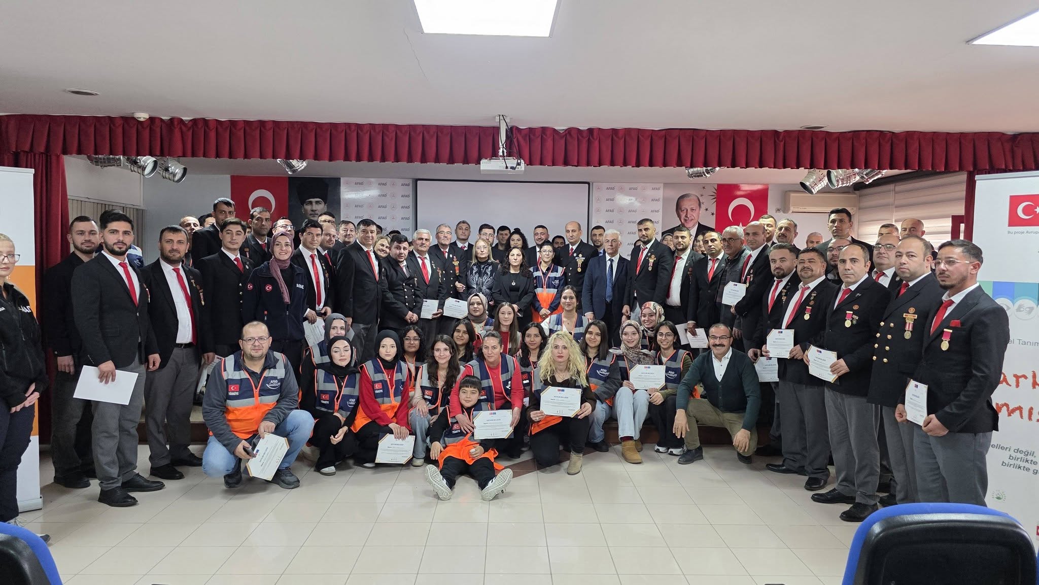 Kent ve İnsan Derneği’nin yürütücülüğünde hayata geçirilen “farkıMda mısın?” projesi