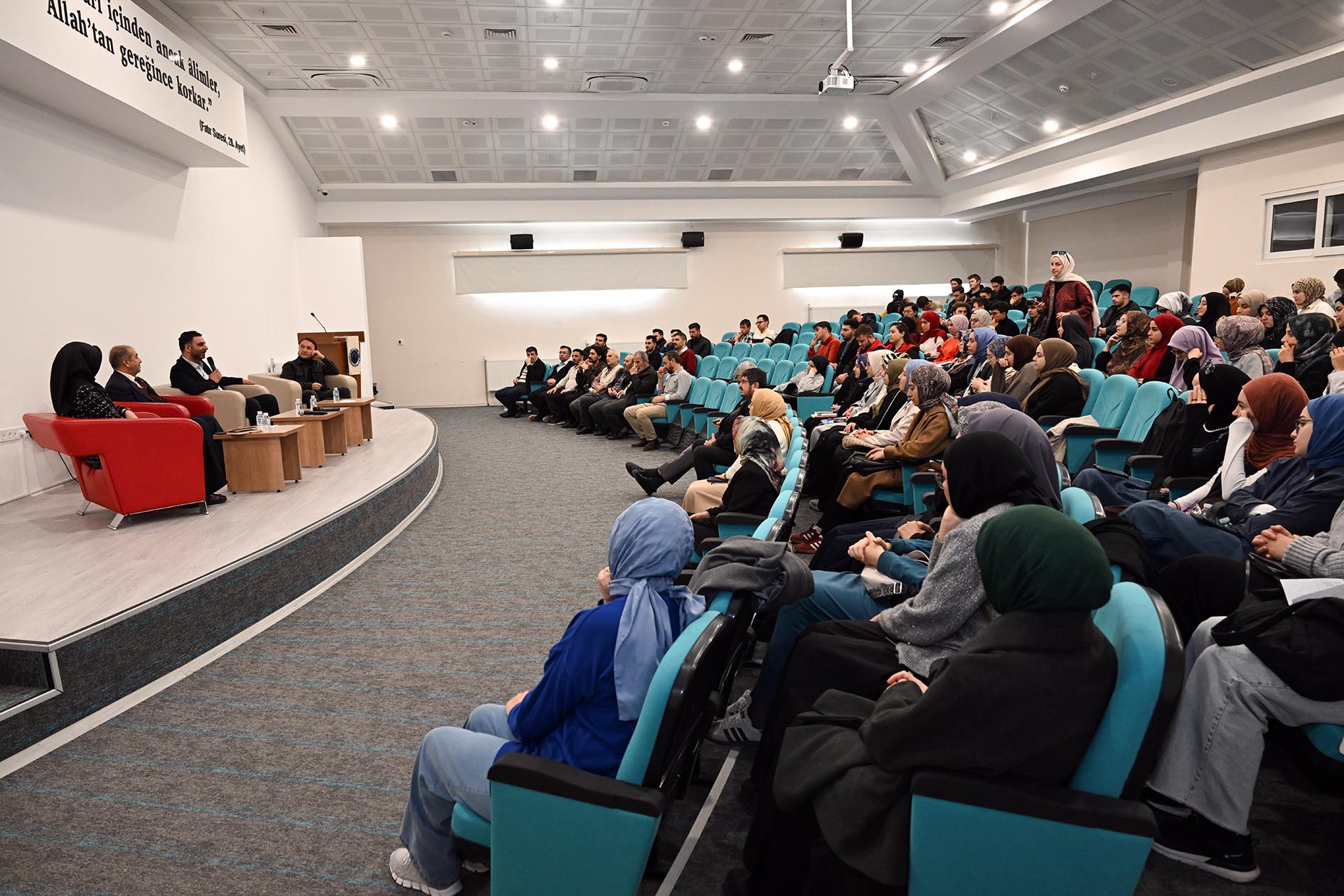 Afyon Kocatepe Üniversitesi (AKÜ) İlahiyat Fakültesi tarafından, öğrencilerin mesleki gelişimlerine