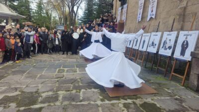 Zafer Meydanı’ndan yürüyüşle başlayan, uzun çarşıda semah gösterisi ile devam
