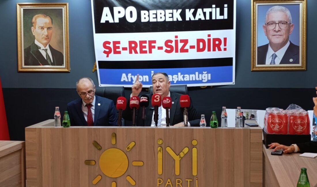 İYİ Parti Afyonkarahisar İl Başkanı Muhammet Mısırlıoğlu, parti il başkanlığında