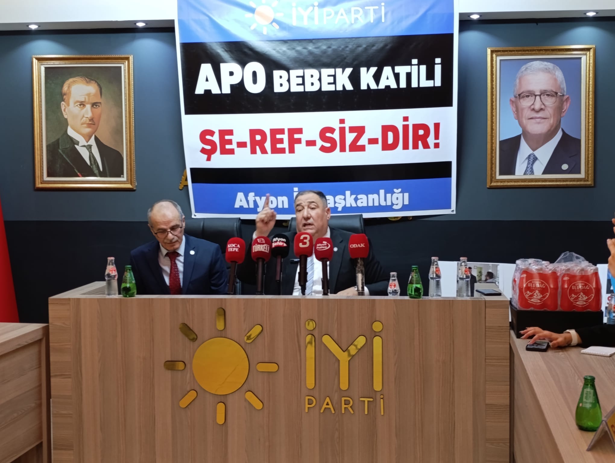 İYİ Parti Afyonkarahisar İl Başkanı Muhammet Mısırlıoğlu, parti il başkanlığında