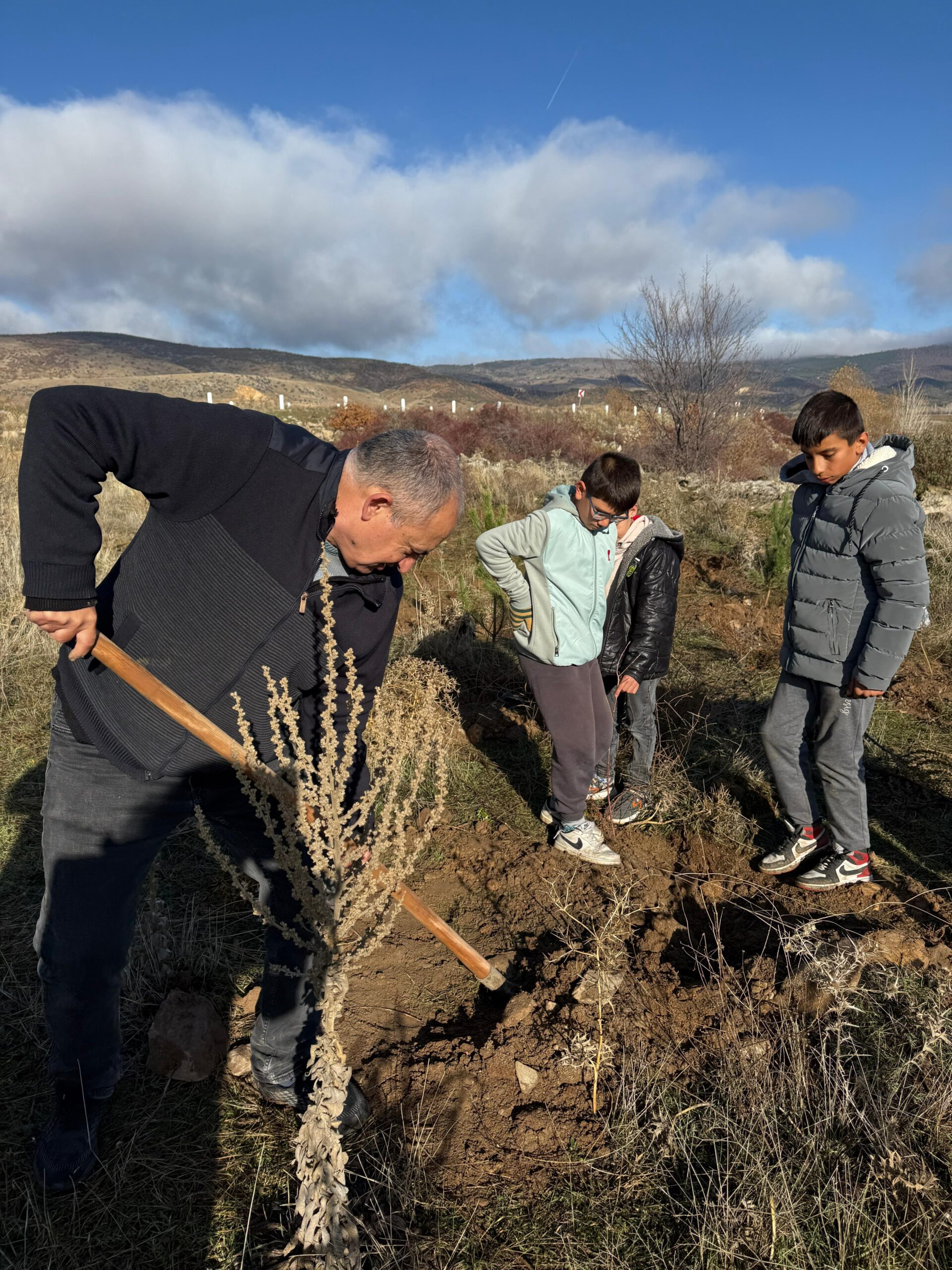Afyonkarahisar’ın Sandıklı ilçesine bağlı Akharım beldesinde, çevre bilincini güçlendirmek ve