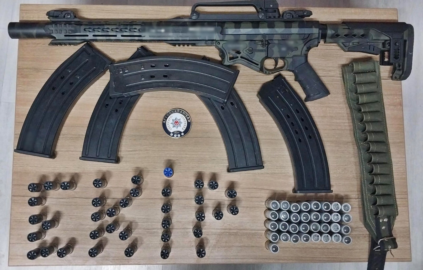 Afyonkarahisar'da polis tarafından son bir hafta içerisinde gerçekleştirilen denetimlerde çeşitli