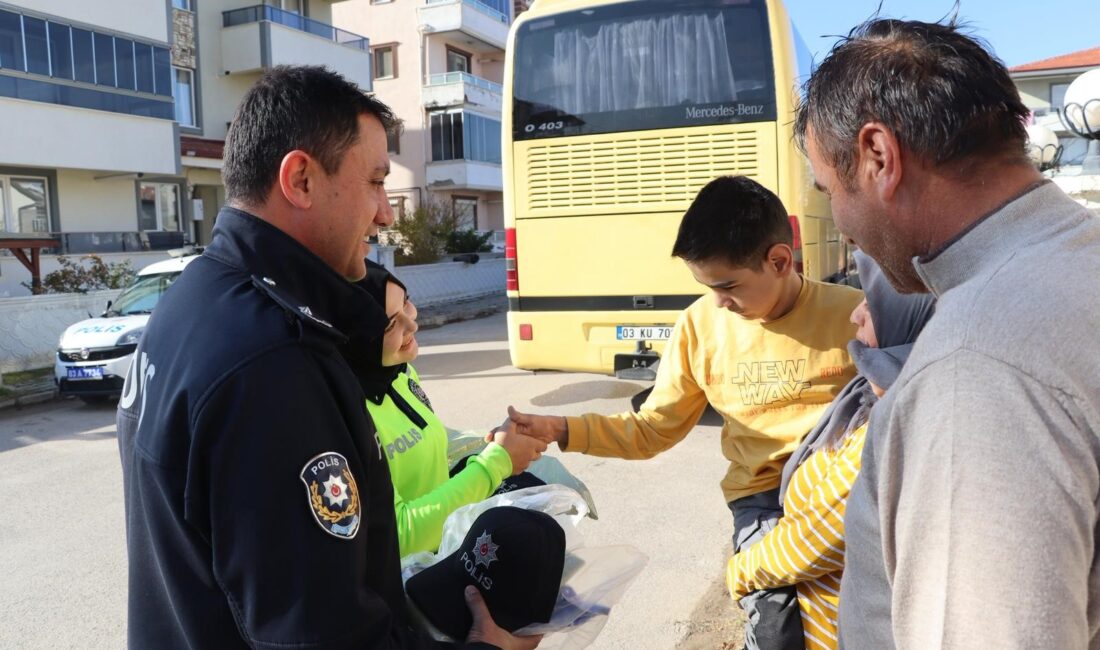 Afyonkarahisar'ın Bolvadin ilçesinde polis ekipleri, Serebral Palsi hastası 14 yaşındaki
