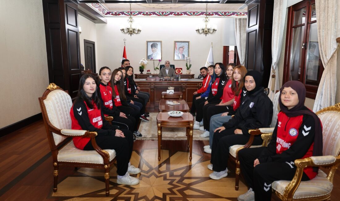 Afyonkarahisar Valisi Doç. Dr. Kübra Güran Yiğitbaşı, Kadınlar Futbol Ligi’nde