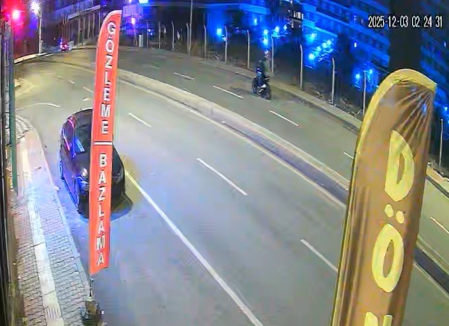 Kahramanmaraş'ın Onikişubat ilçesinde bulunan bir iş yerine kimliği belirsiz şüpheliler