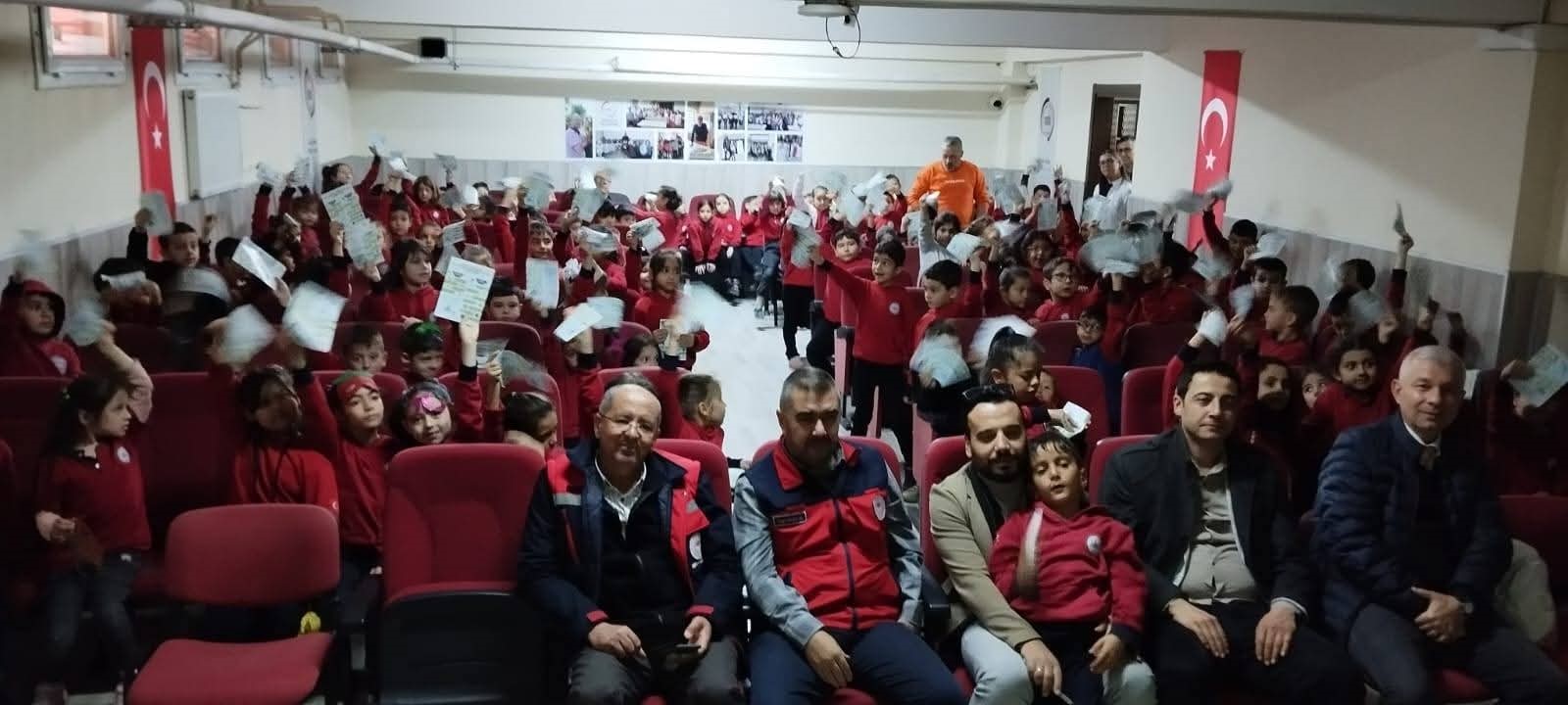 Afyonkarahisar'da gerçekleştirilen Yerli Malı Haftası etkinlikleri çerçevesinde öğrencilere gıda güvenliği