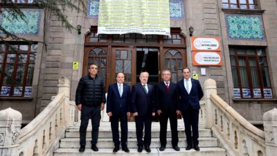 Afyon Lisesi 1976 mezunu olan, Uşak Üniversitesi Rektörü Prof. Dr.