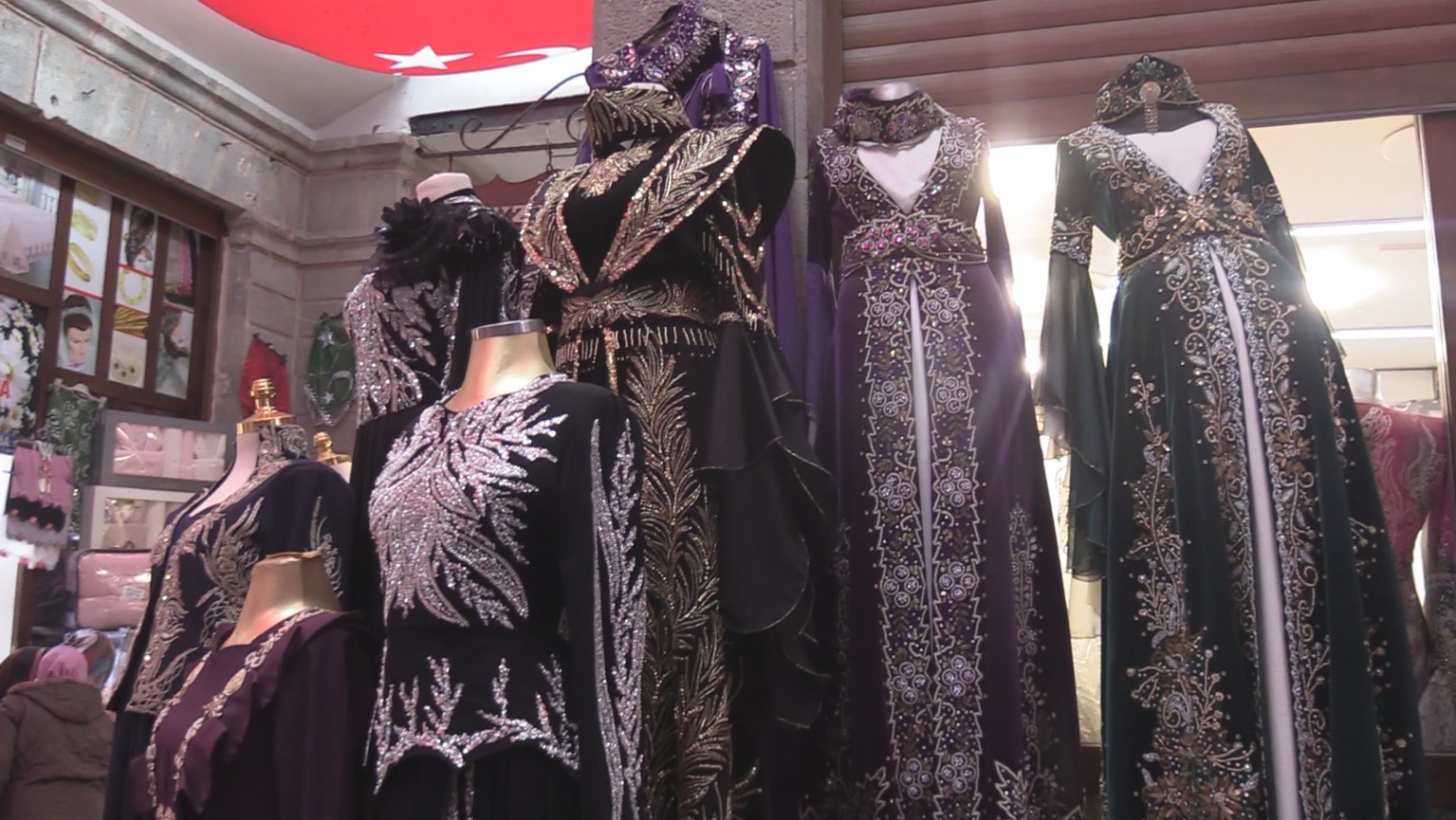 Afyonkarahisar – Bedesten esnafı Mahmut Kızılgök, 40 yıldır Bedesten’de esnaflık