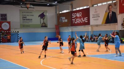 Okul Sporları faaliyetleri kapsamında düzenlenen Küçük Erkekler ve Küçük Kızlar