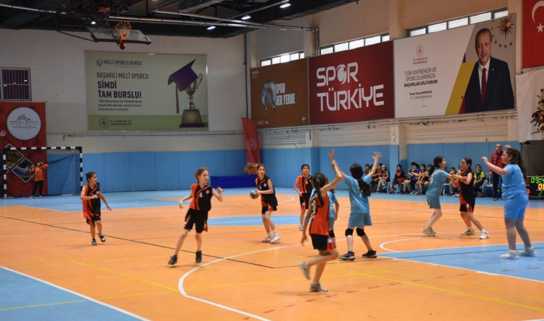 Turnuva boyunca öğrencilerin sergilediği mücadele azmi, fair-play anlayışı ve disiplinli
