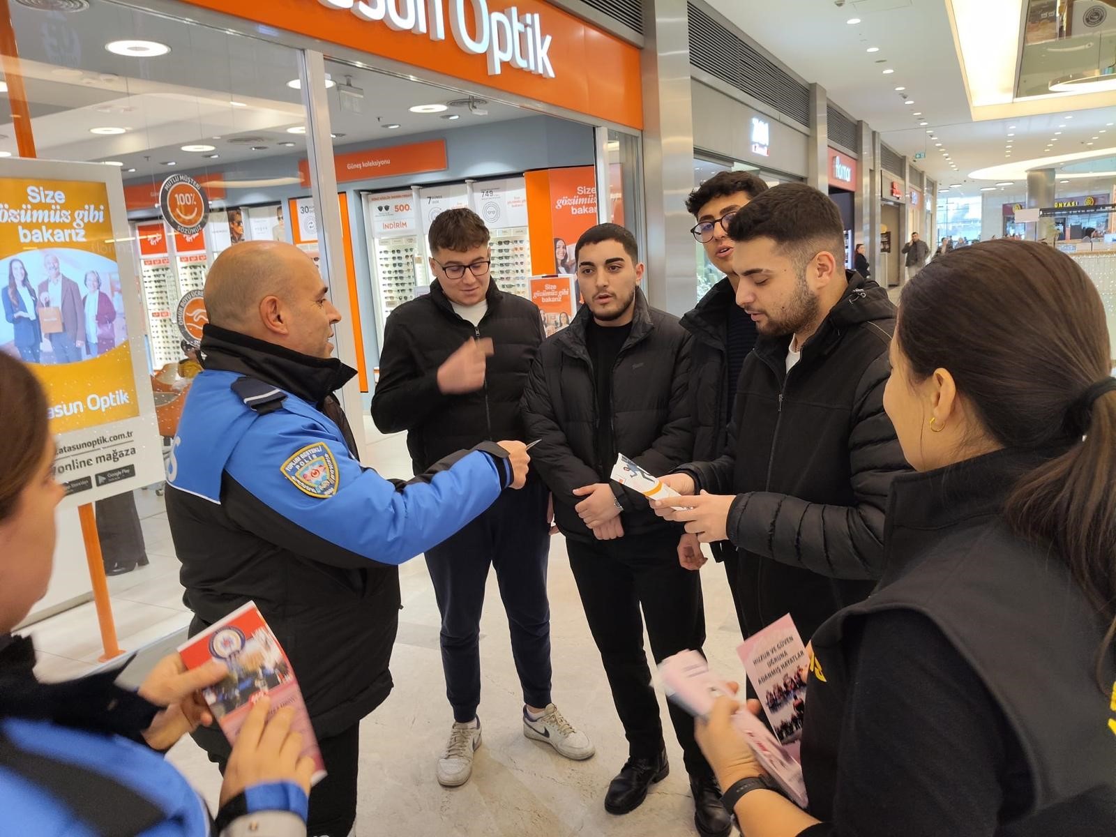 Afyonkarahisar İl Emniyet Müdürlüğü ekipleri, vatandaşların güvenliğini artırmak ve suçların