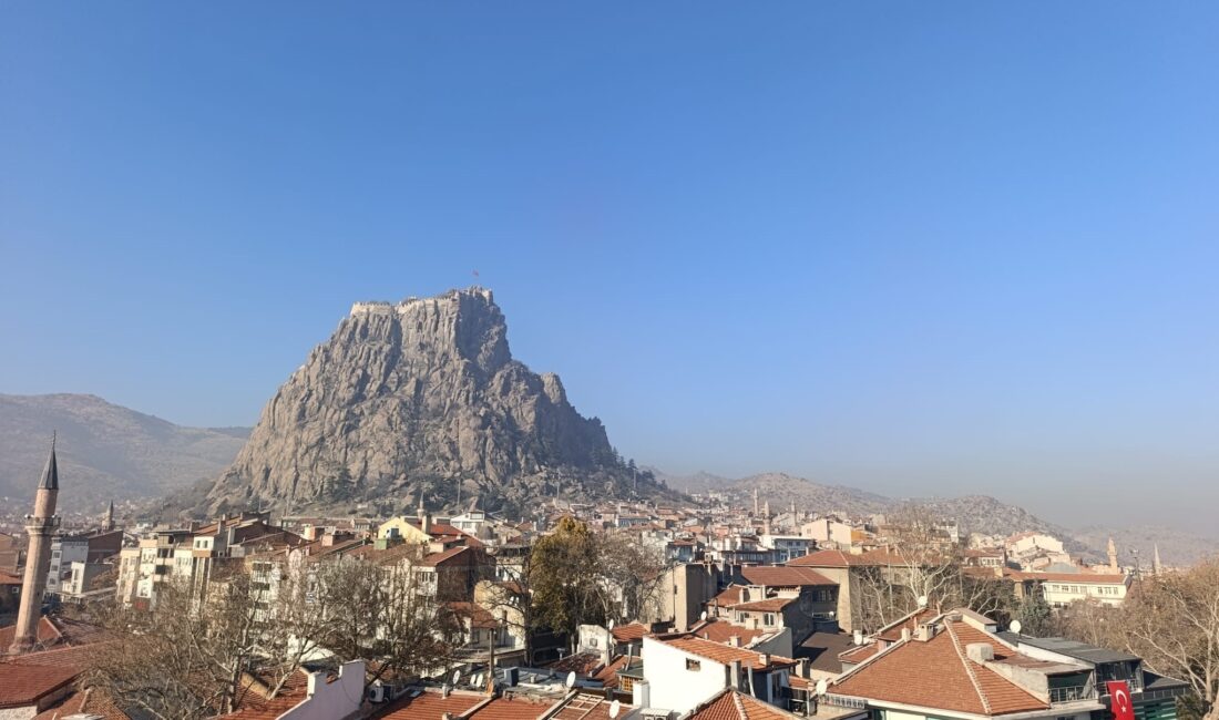 Meteorolojik değerlendirmelere göre, Afyonkarahisar’da hafta sonu yağış beklenirken, sıcaklıkların ise